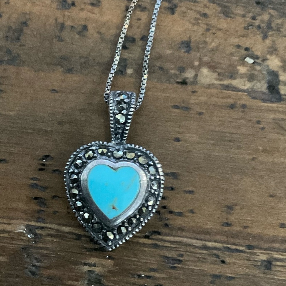 VINTAGE TURQUOISE AND SILVER HEART PENDANT NECKLACE